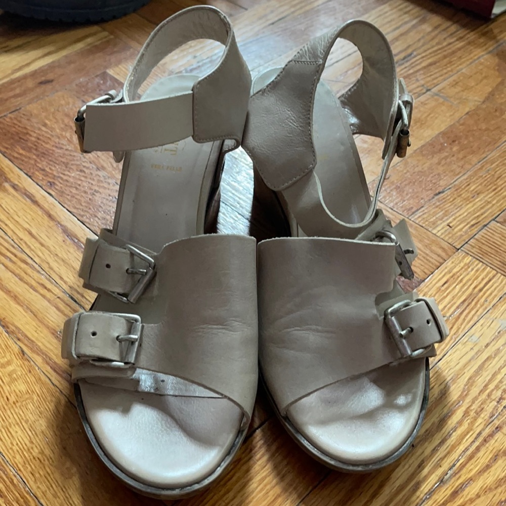 Women’s sandals with block heels leather buckles